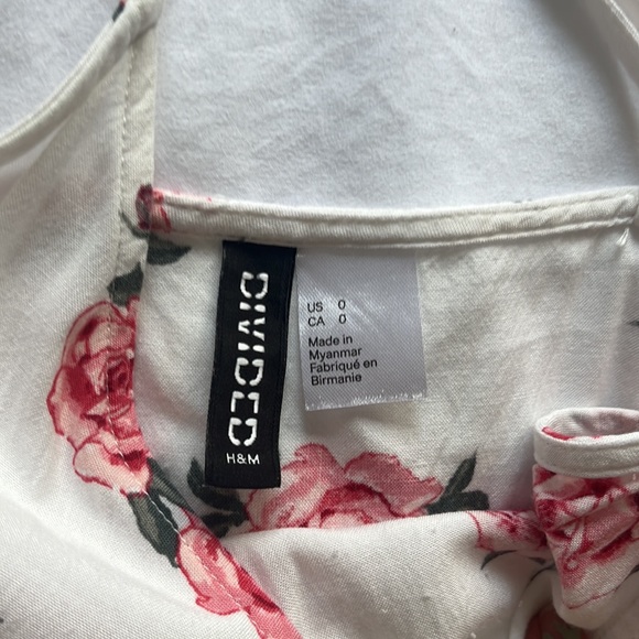 Floral Romper size 0 - Picture 4 of 4